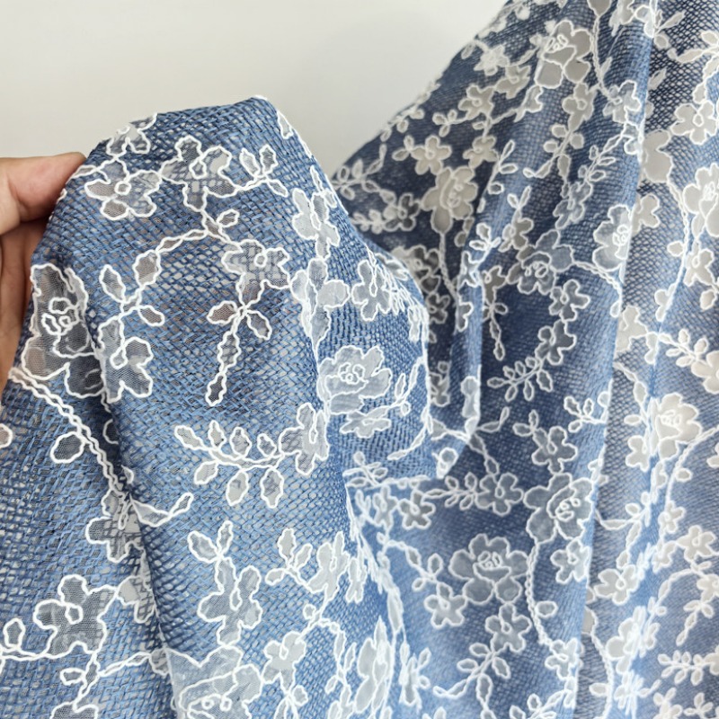 Sewing Jackets - Blumenstickerei Tüll-Spitzenstoff Blaue Basis Weißes Blumenmuster